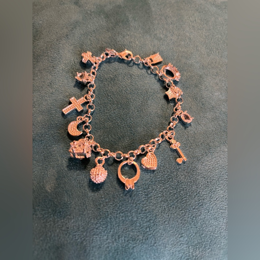Elegant Charm Silver Fashion Bracelet
